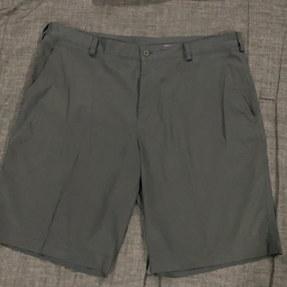 Nike Dry fit golf shorts size 38 black